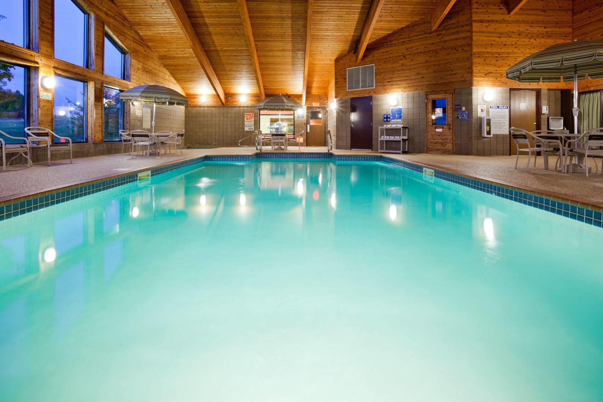 Americinn By Wyndham Sauk Centre Zewnętrze zdjęcie
